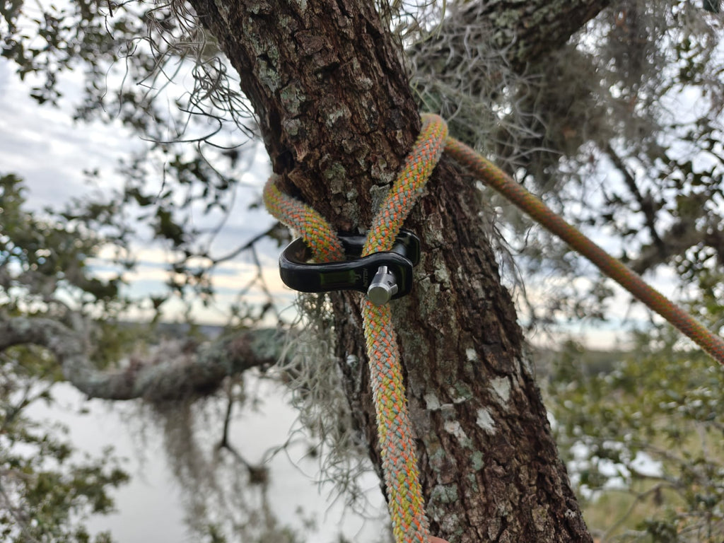 The Notch Quickie steel connector is a compact, CE-certified anchor and redirect device for arborists and climbers. Half the size of a carabiner — strong, safe, and versatile. 11