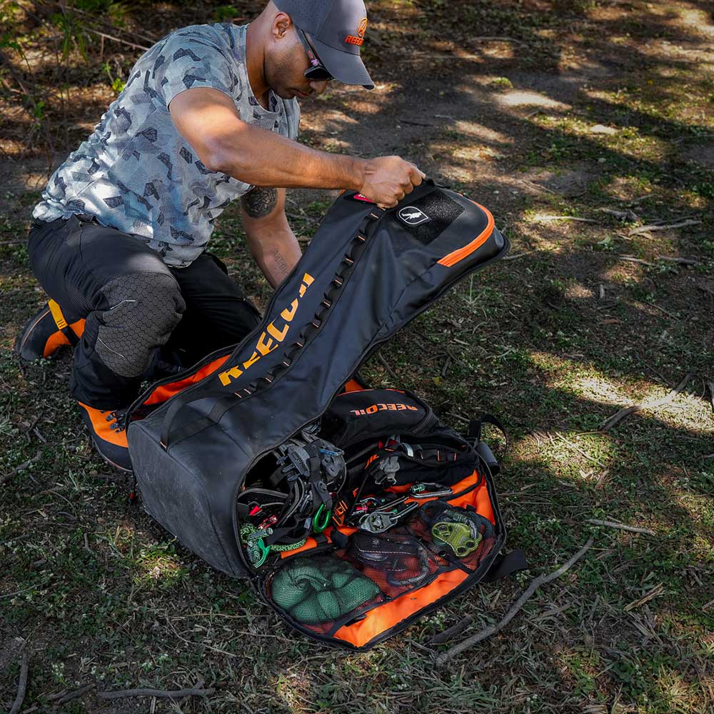 The BATWING™ 60 Kit Bag offers unmatched access, modular organisation, MOLLE compatibility and multiple carry options. Built for arborists, climbers and height-safety professionals. Available at Cannings. 2
